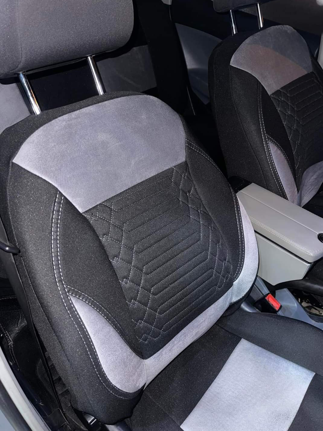 LES HOUSSES ST1 POUR LES VOITURE