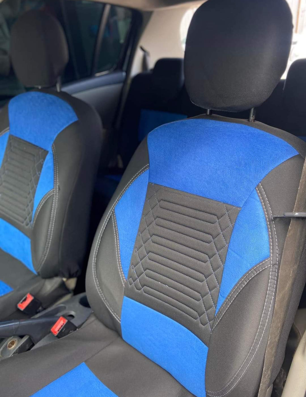 LES HOUSSES ST1 POUR LES VOITURE